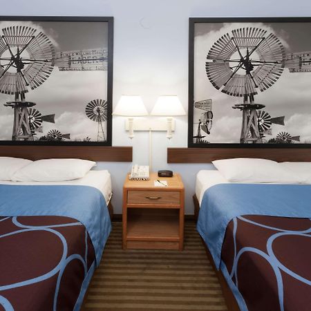 Hotel Super 8 By Wyndham Huntington Exterior foto