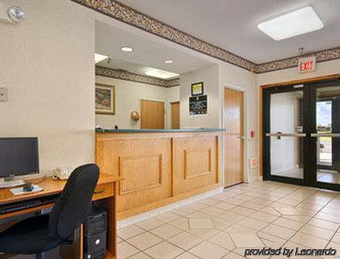 Hotel Super 8 By Wyndham Huntington Interior foto