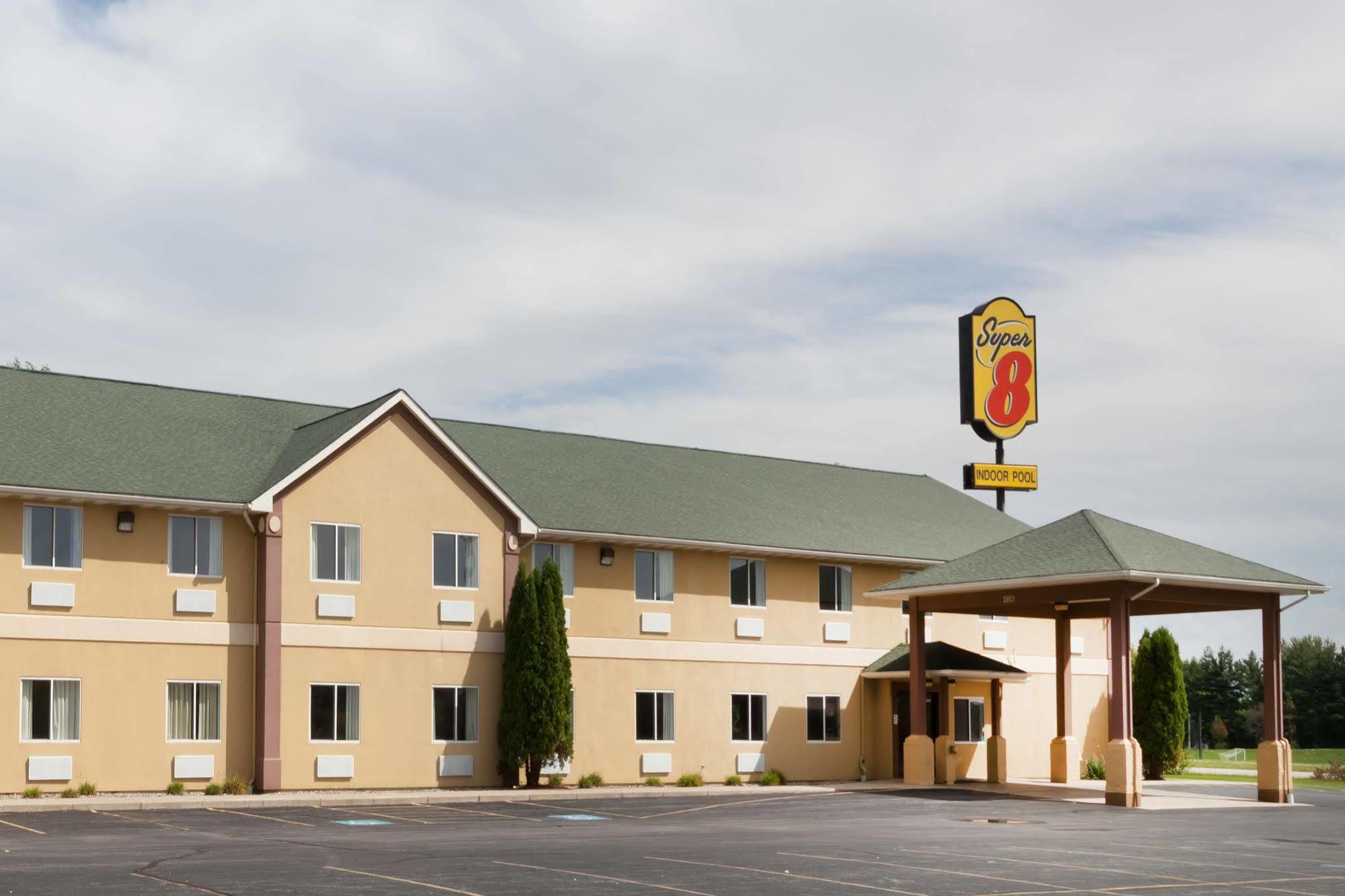 Hotel Super 8 By Wyndham Huntington Exterior foto